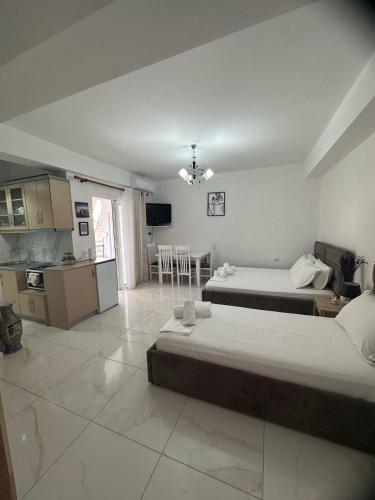 One-Bedroom Apartment image 4