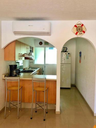 Depa de Dos recamaras en ACAPULCO DIAMANTE frente ARENA GNP in Puerto Marques