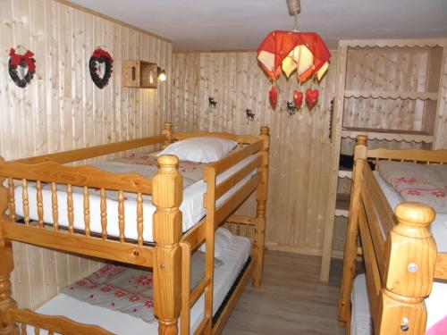 Bunk Bed in 4-Bed Dormitory Room