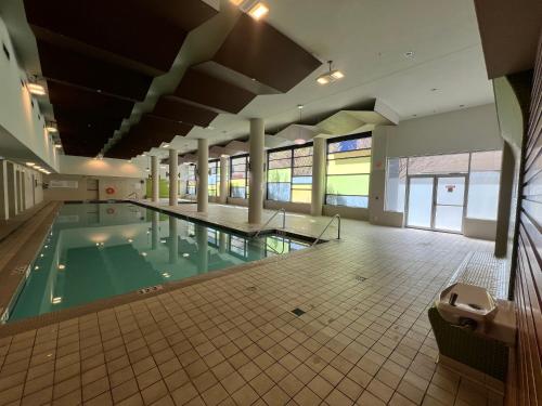 Richmond Center near skytrain 2B2B