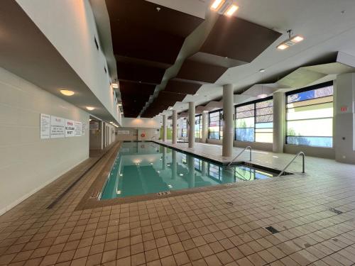 Richmond Center near skytrain 2B2B