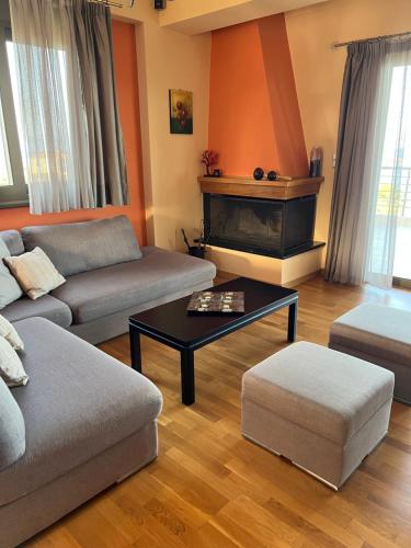 Peroulia Bay View Maisonette in Mirtia