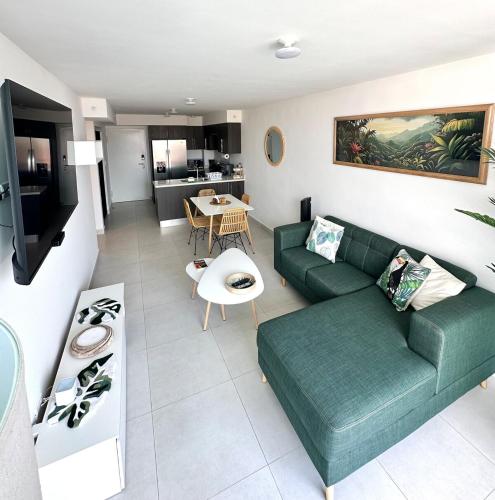 Central Condo with Pool and Mountain View – khách sạn tại Rincón de Sabanilla