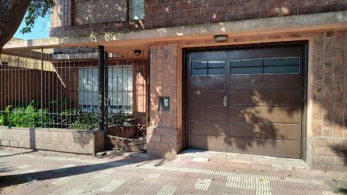 Amplia casa cerca del centro de la ciudad