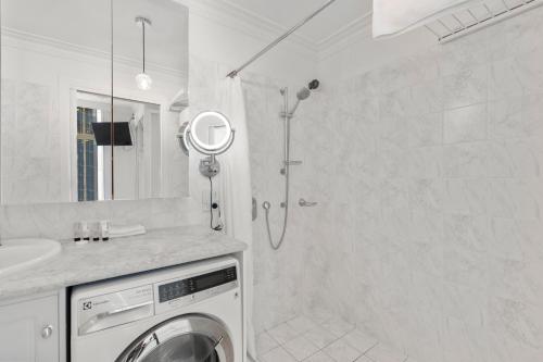 One-Bedroom Premium Apartment image 5