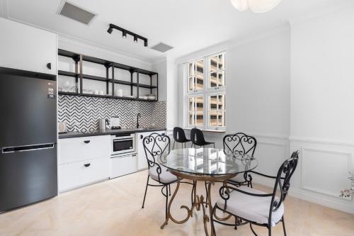 One-Bedroom Premium Apartment image 7