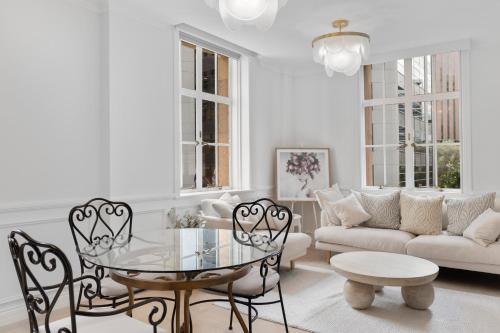One-Bedroom Premium Apartment image 10