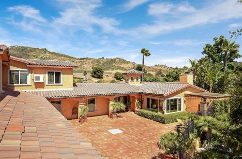 Keys Creek Villa, 50 acres, pool, theater, sports and seclusion