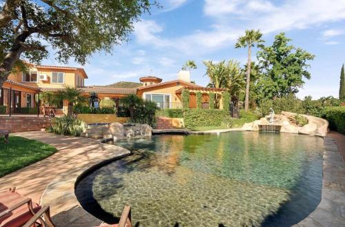 Keys Creek Villa, 50 acres, pool, theater, sports and seclusion