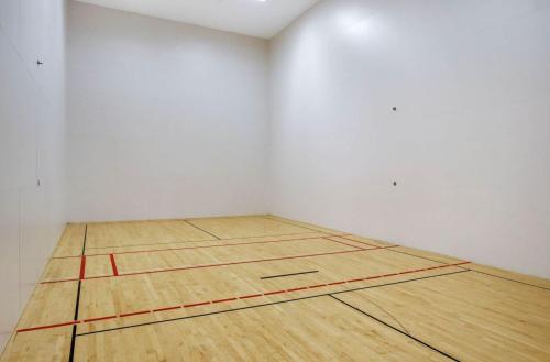 Keys Creek Villa, 50 acres, pool, theater, sports and seclusion