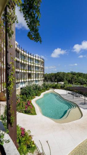 Loft Izel sleeps 4 with beach club access, close to La Veleta in Tulum, Mexico