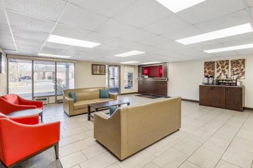 大堂, 紅屋頂酒店 - 斯特勞茲堡 (Red Roof Inn Stroudsburg) in 斯特勞茲堡