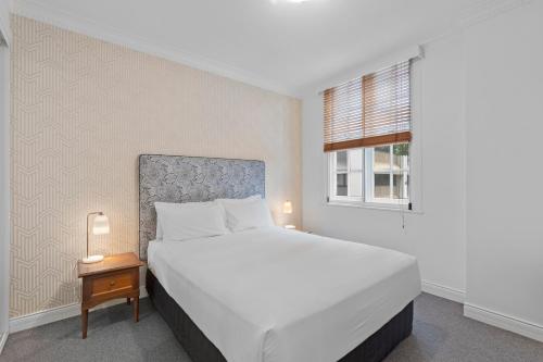 Superior One-Bedroom Apartment image 9
