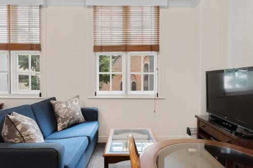 Superior One-Bedroom Apartment image 5