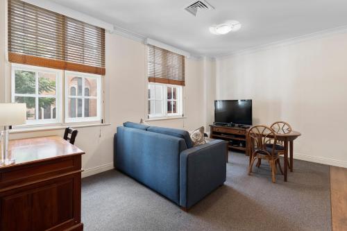 Superior One-Bedroom Apartment image 6