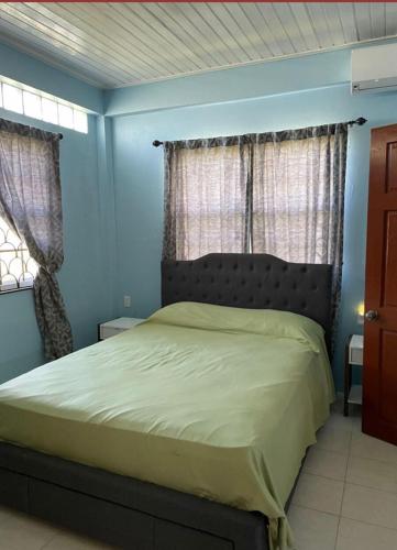 Lyn's Place - image 3