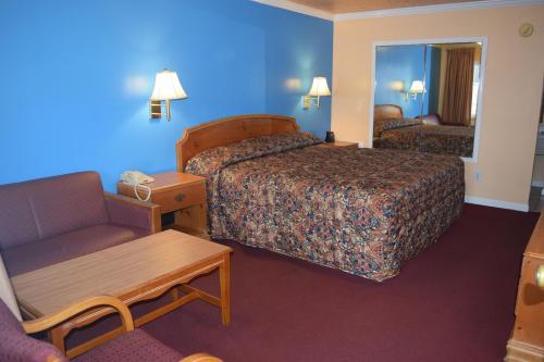 Fort Eustis Inn - image 9