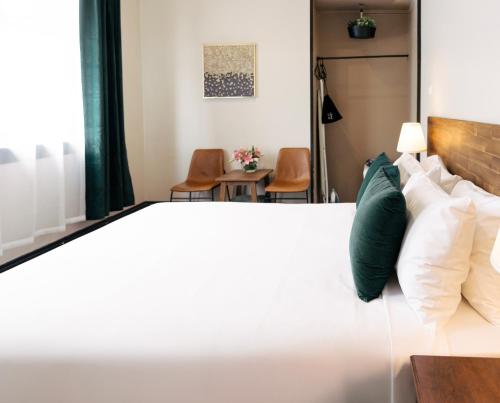 Sydney Wattle Hotel - image 14