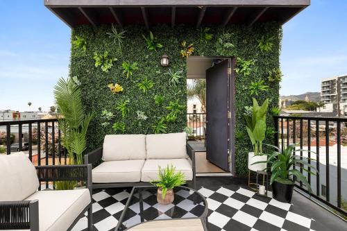Hollywood Glam Hideaway - Steps to Walk of Fame, Los Angeles