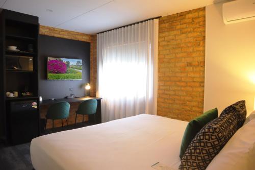 Quality Hotel Robertson Gardens