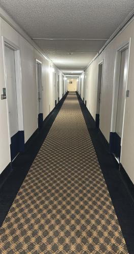 Napoleon Inn and Suites in 拿破崙