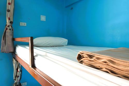 Shared room, mixed dormitory