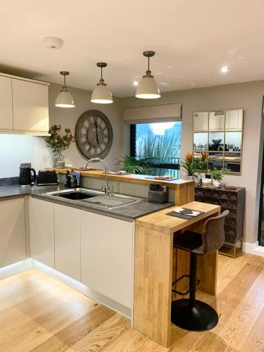 virtuve, #8 Brunel House Luxury Apartment in Great Malvern in Malvern