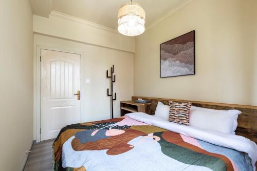 Quadruple Room with Balcony image 6