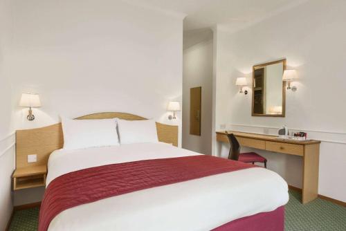 Days Inn by Wyndham Donington - image 3