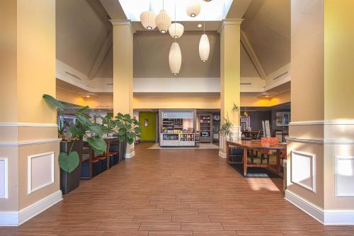 Hilton Garden Inn Newport News - image 14