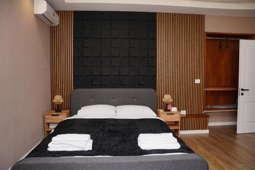Cherry Rooms, Tirana
