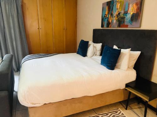 Mbizo Cozy Retreat- Lofts at Loftus