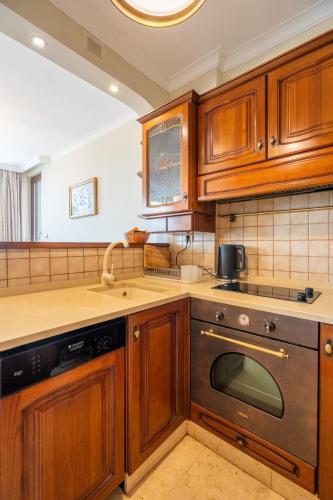 Elegant Aristocratic 2 BDRM Flat, TOP Location, Sofia (Foto 2)