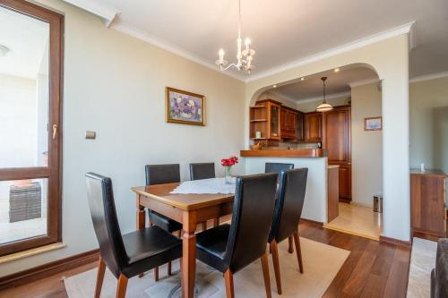 Elegant Aristocratic 2 BDRM Flat, TOP Location, Sofia (Foto 9)