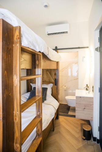  Petite Room with WiFi, AC, and Shared Kitchen in Tilburg