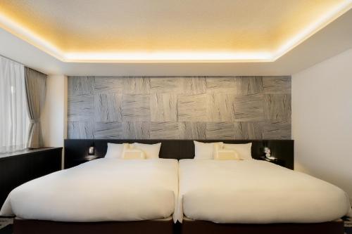 Deluxe Twin Room image 5