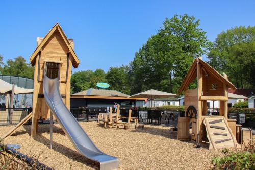 Kinderspielplatz, Cottage de Luxe in Harderwijk