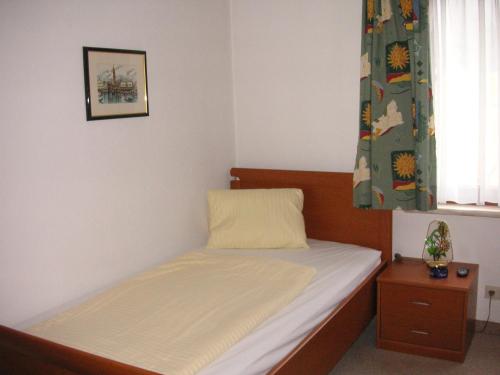 Budget Single Room
