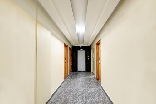 Hotel Guru Preet - 02Mins from New Delhi Railway Station & Connaught Place