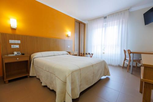 Hotel O Cruceiro - image 3