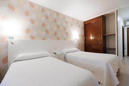 Hotel O Cruceiro - image 14