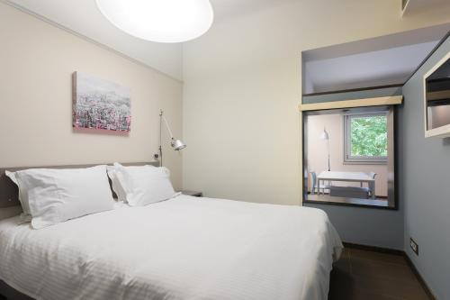 Plaka modern one bed apt Athens Cathedral Square - CM1 - image 12