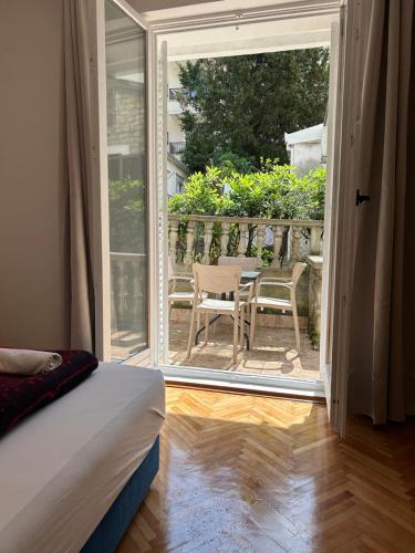 Apartments and Room MV - main image
