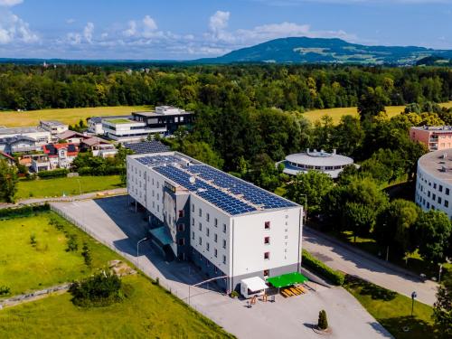 OEKOTEL Salzburg Messe – Salzburg, IA