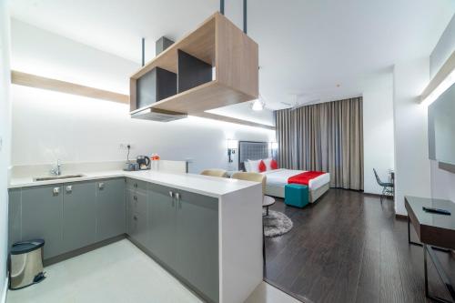 keittiö, Hotel Deccan Serai Grandé , Gachibowli, Hyderabad in Hyderabad