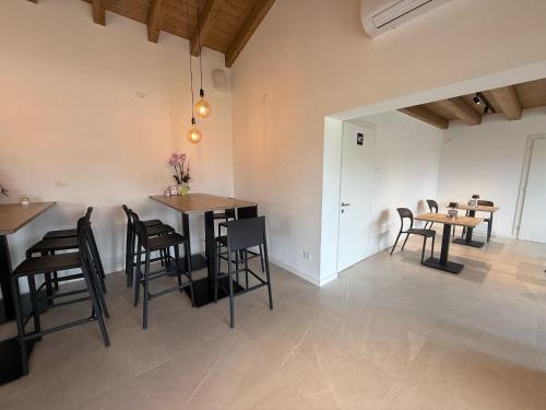 Restorāns, B-Village Bar and Rooms in San Martino al Tagliamento