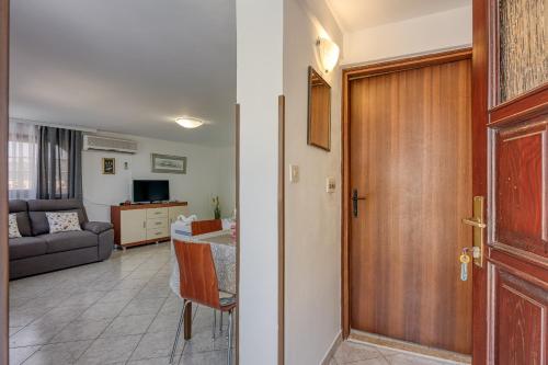 Double Room image 10
