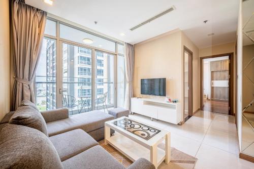 The Radisson Landmark - Vinhomes Central Park - 공용 라운지/TV 시청 구역