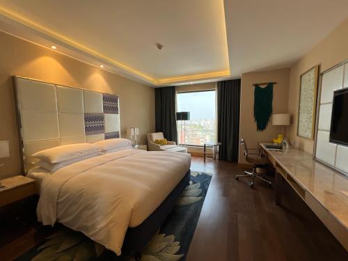 room detail thumbnail 1