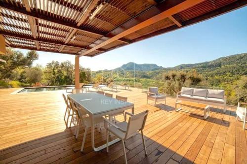 Villa Corian, vue sur l'Esterel et piscine chauffee in Les Adrets-de-l'Esterel